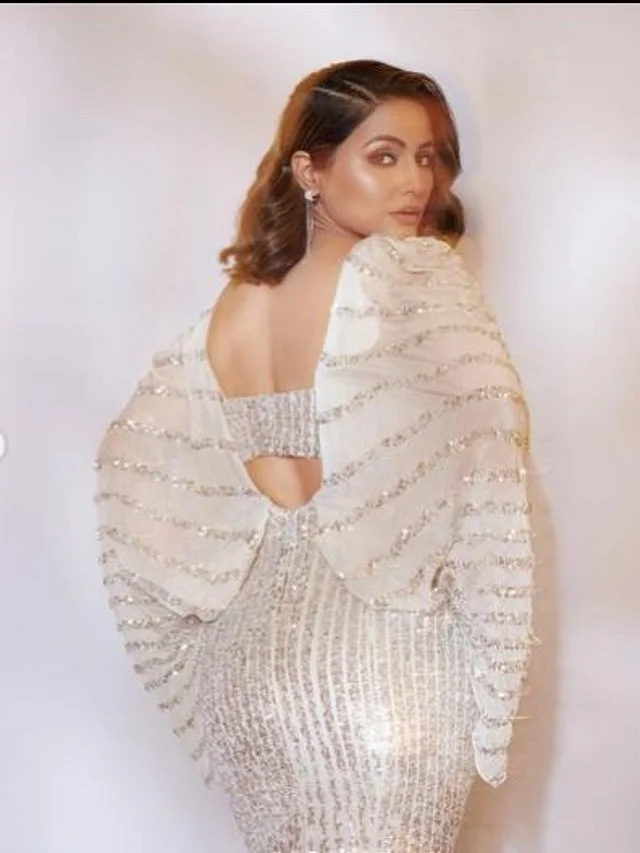 (HOT PICS) Hina Khan Photos: हिना खान ने व्हाइट शिमरी ड्रेस में बढ़ाया इंटरनेट का पारा